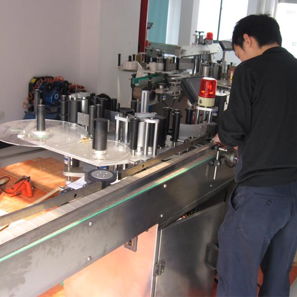 Siemens PLC automatisk mærkningsmaskine med flaskeseparator til vandflasker