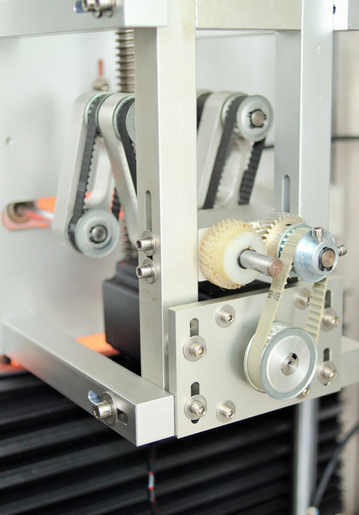 Mærkemaskine med hætte og kropsforsegling med krympemuffe med to hoveder