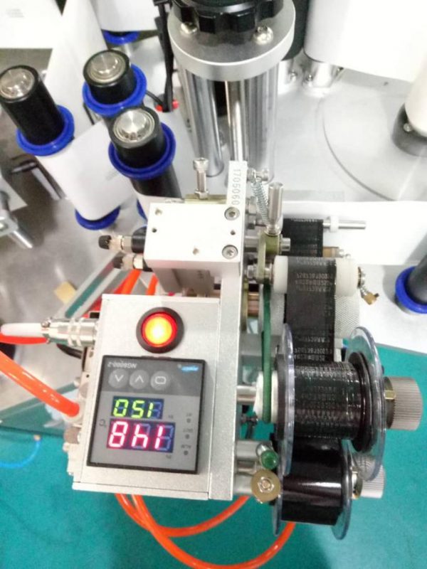 Mærke Automatisk Doubel Side Sticker Mærkningsmaskine med personsøgningsenhed og kodemaskine