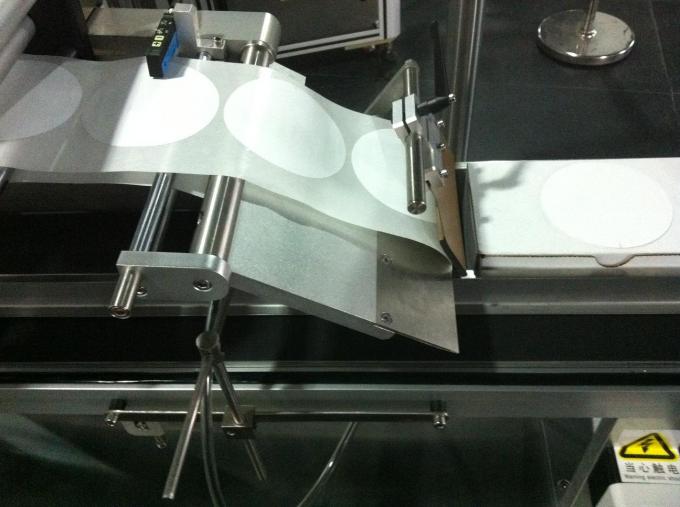 Selvklæbende topmærkningsmaskine til krukke / karton / beholder