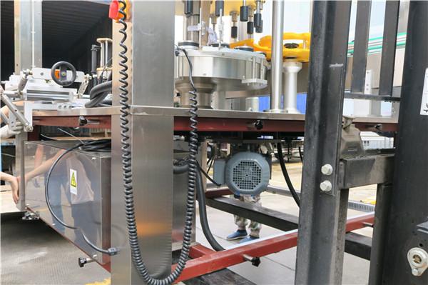 Rund flaske roterende klistermærke Mærkeudstyr Tykkelse ≥ 30 mm