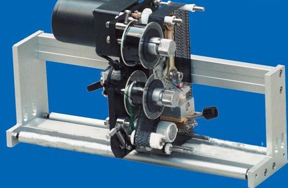 Høj hastighed dobbelt side mærkat applikator, Automatisk mærkning maskine til runde / firkantede / flade flasker