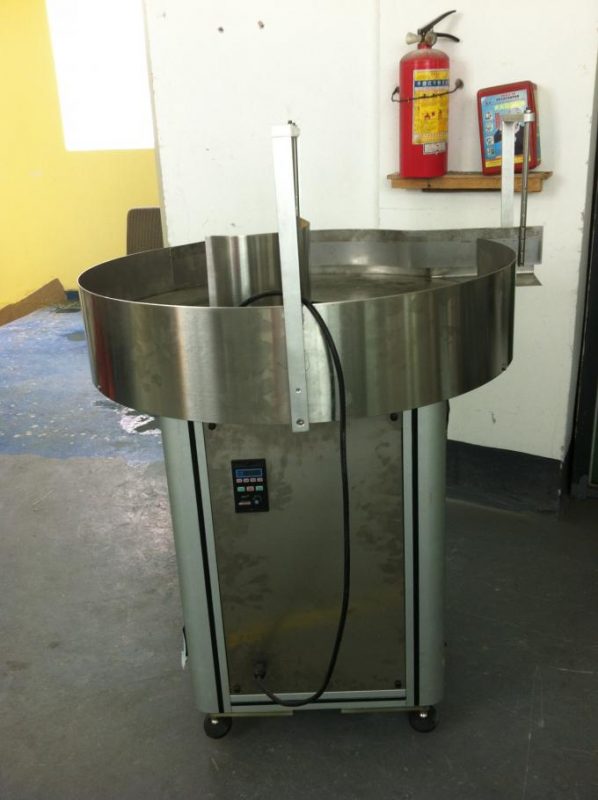 Fuldautomatisk selvklæbende applikatorudstyr med dobbelt side