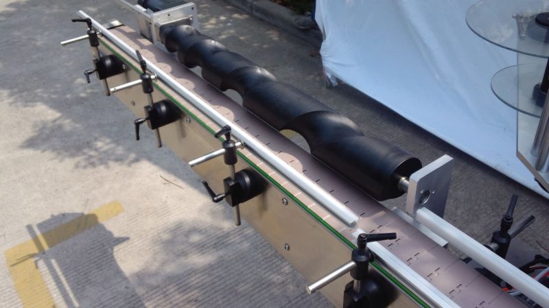 Kina Emballage rund flaske mærkning maskine til brugt automatisk fabrik pris selvklæbende leverandør