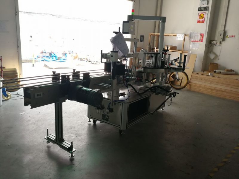 Kina flad flaske trykfølsom mærkning maskine en side eller to sider leverandør