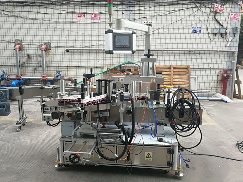 Kina Højpræcis automatisk klistermærke Dobbeltsidet fladeflaskeetikettermaskine Lang 2m leverandør