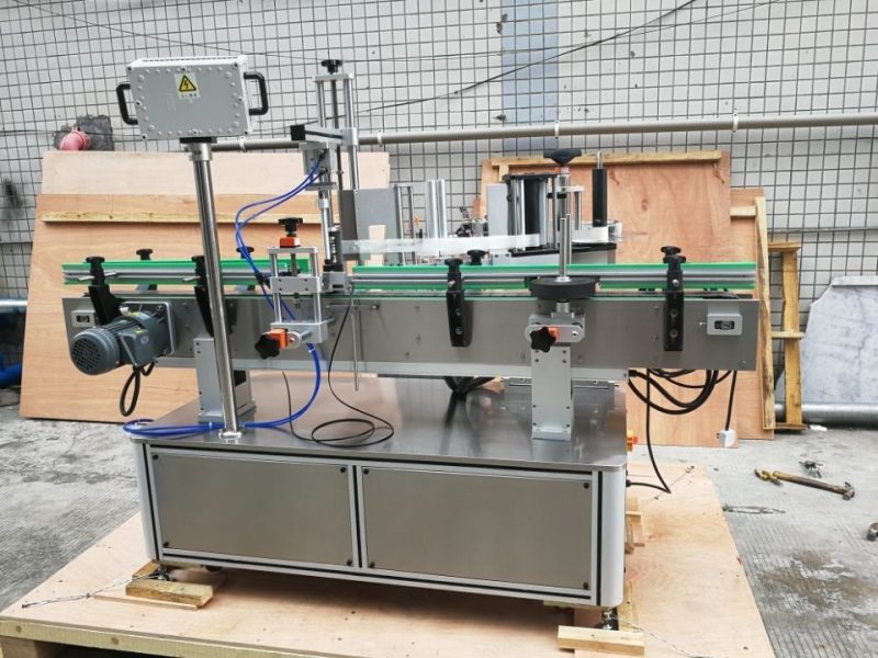 Kina Standard automatisk rund flaske mærkning maskine foran og bag leverandør